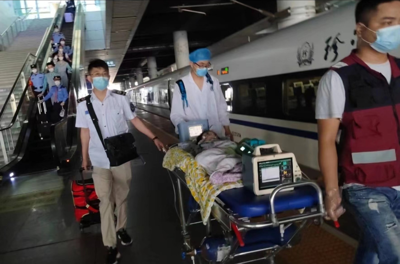 隆林高铁转运公司